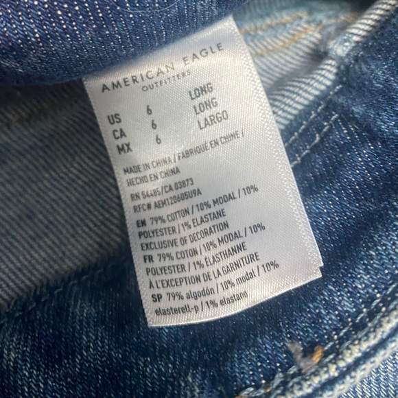 American Eagle Stretch Curvy Mom Jeans - Picture 3 of 3